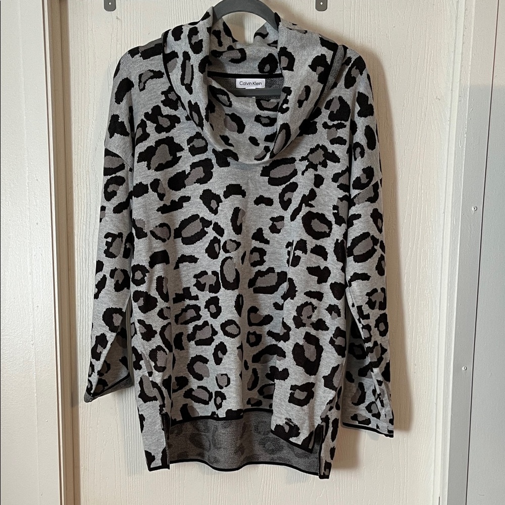 Calvin Klein Black and Gray Animal Print Sweater Large